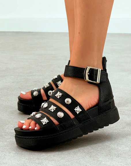 Sandales Noires Plateforme avec Dtails Clouts Argents - Un Style Audacieux pour l't