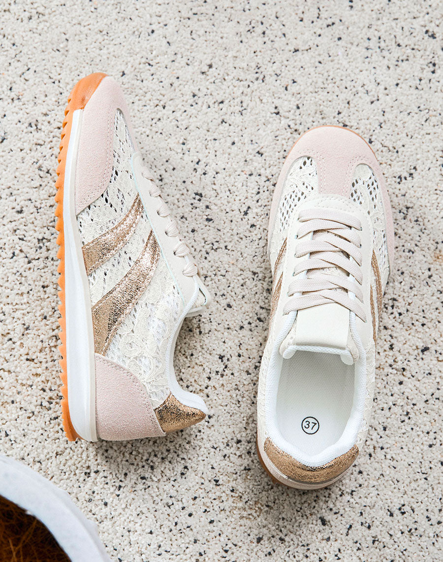 Basket femme beige élégante avec broderie et double rayures dorées pailletées