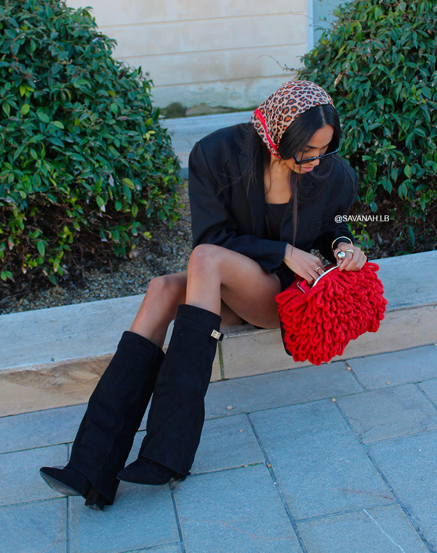 Bottes femme noires en suédine à revers et talon carré élégant