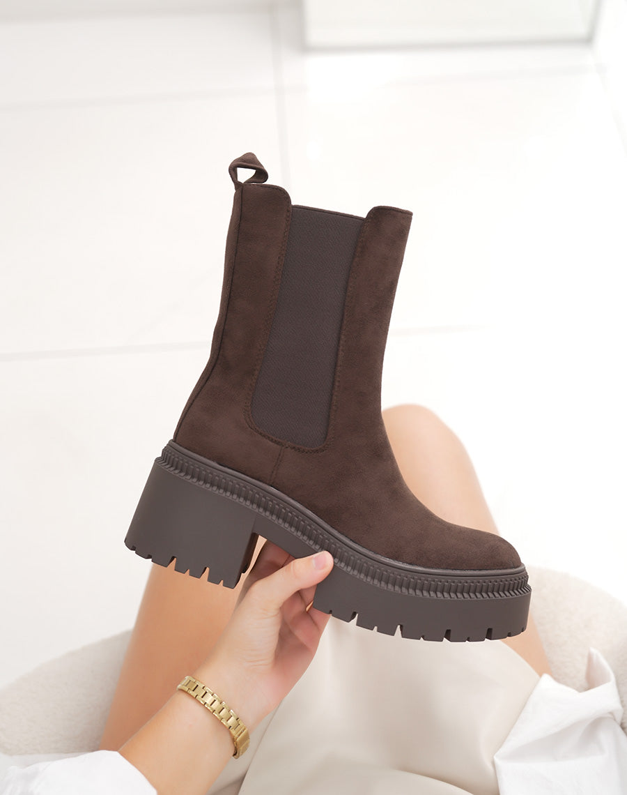 Bottines femme marron en suédine à plateforme et semelle crantée tendance