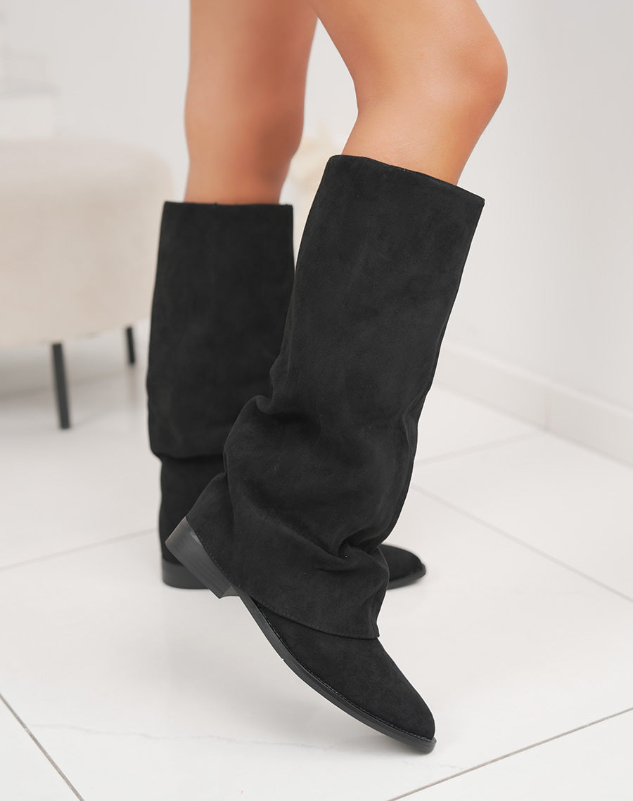 Bottes femme noires élégantes en suédine à bout pointu et talon plat