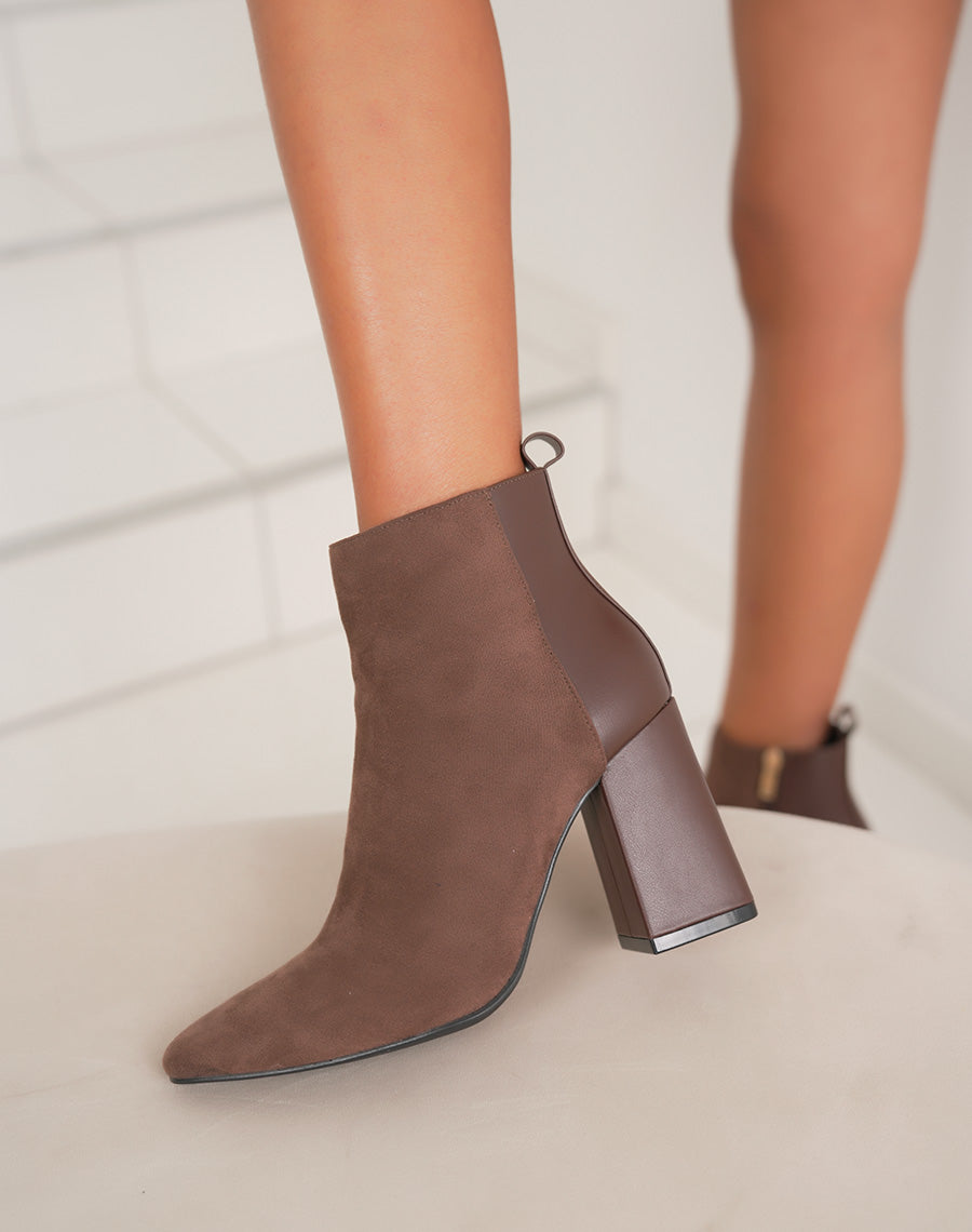 Bottines femme marron chic à talon haut épais et bout pointu en bi-matière
