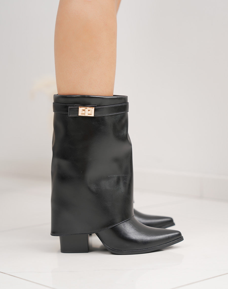 Bottes femme noires vernies à revers avec lanière dorée et talon carré