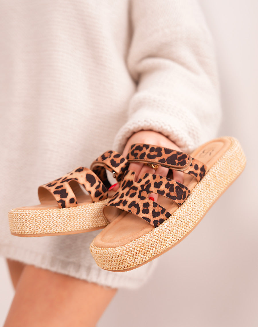 Women's Leopard Women's Mules Trendy in H and thick platform embroidered