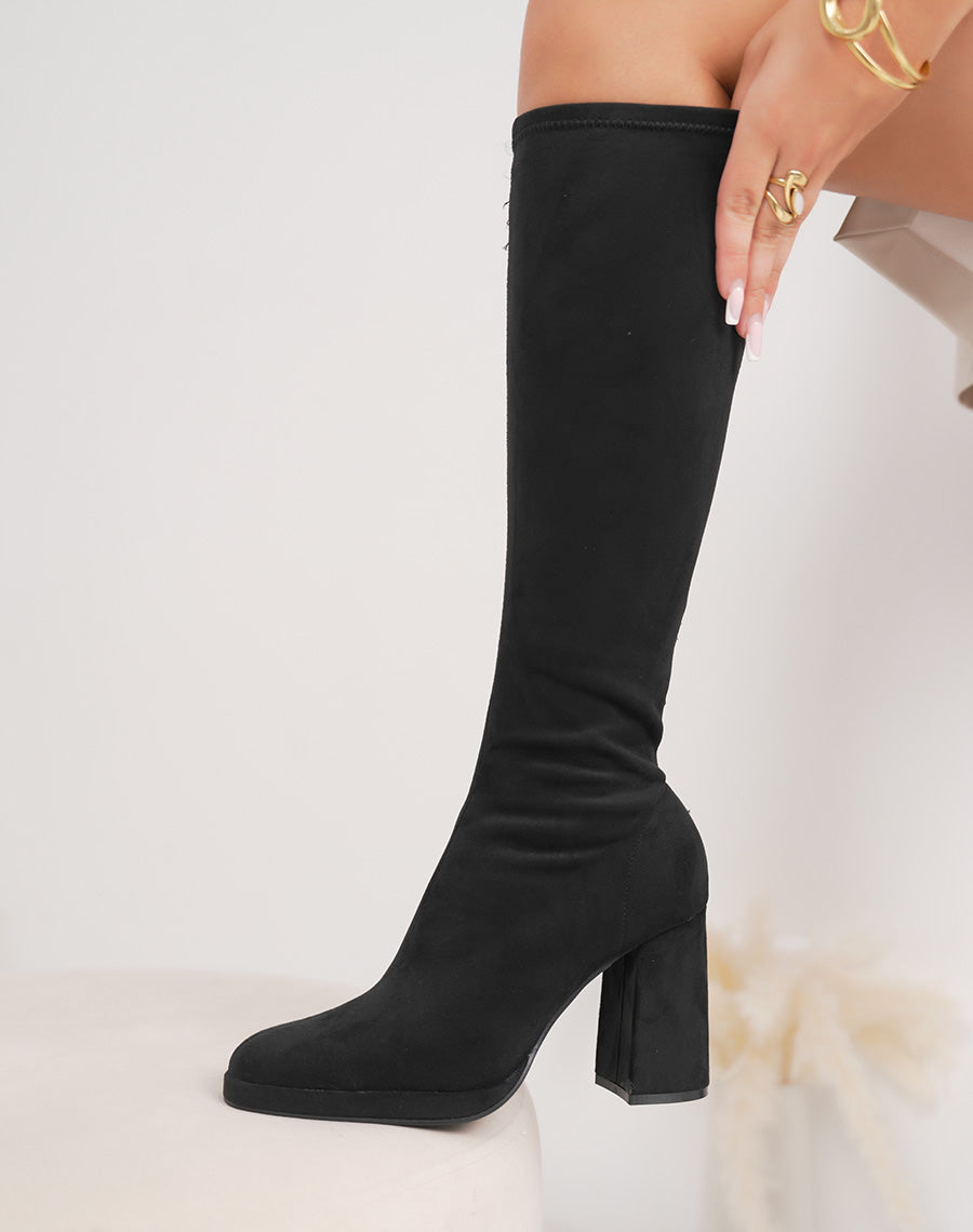 Bottes noires en suédine effet chaussette – Talon haut épais