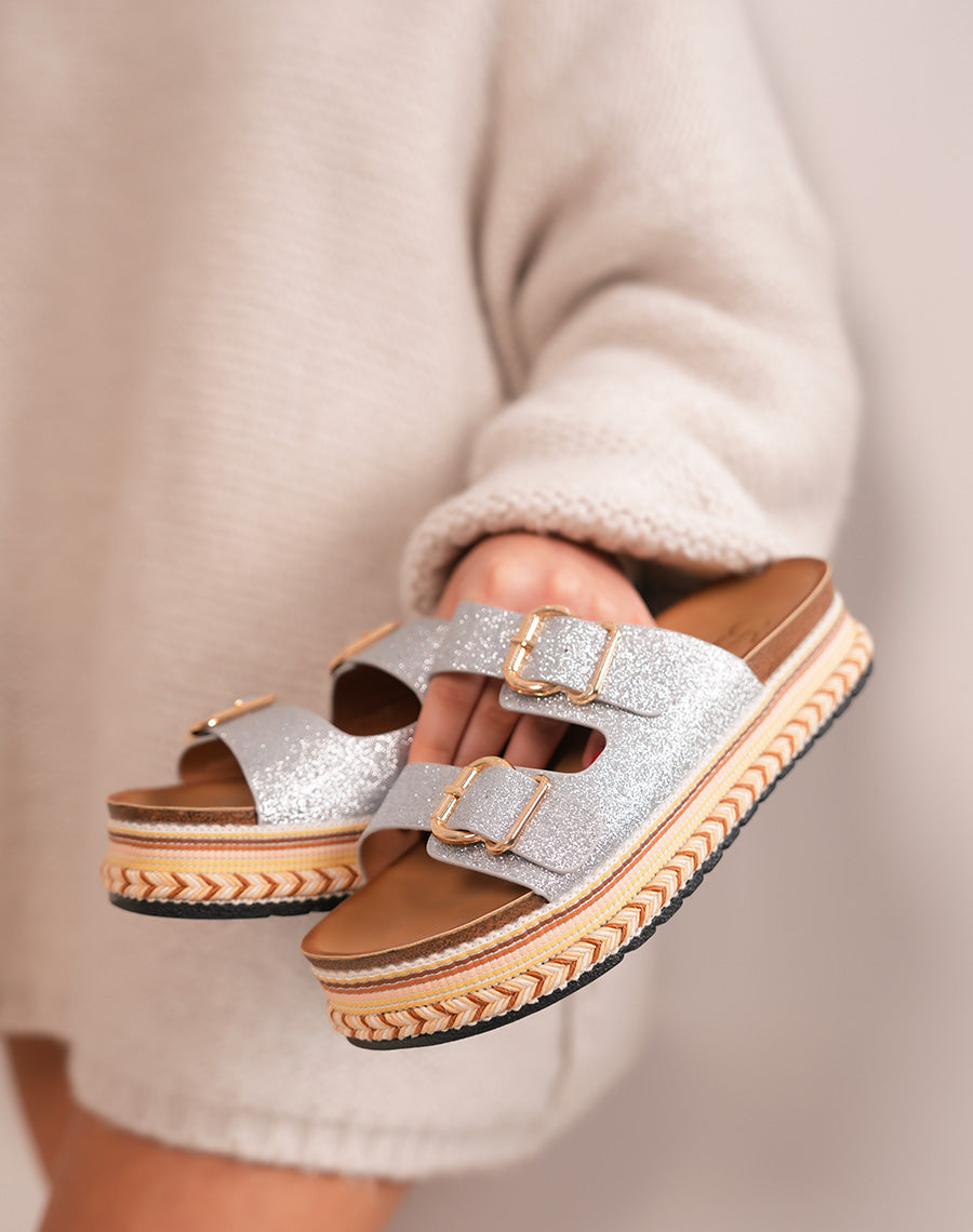 Trendy Silver Silver Women's Women's Women with Woven platform and golden curls