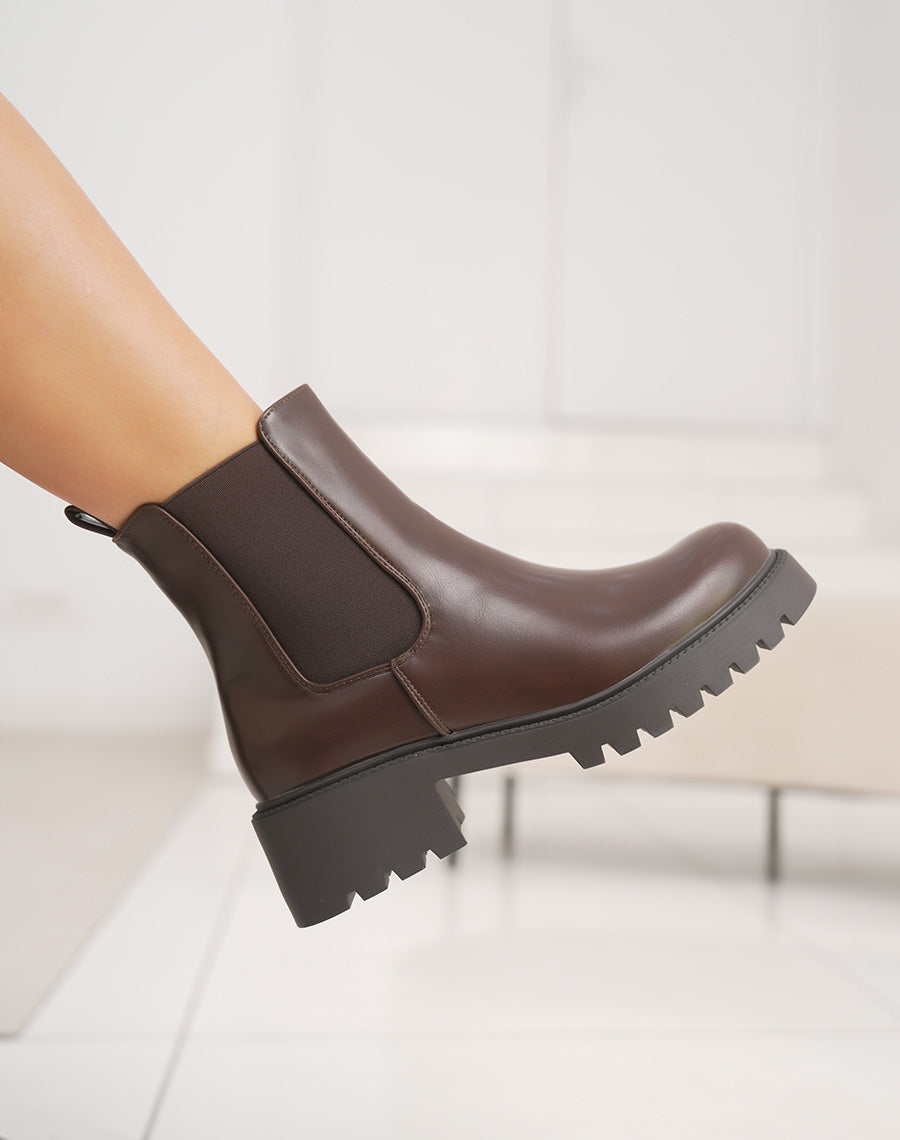 Bottines Chelsea marron fourrées – Tige amovible avec lanières et boucle argentée