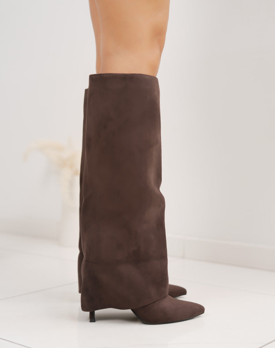 Bottes marron en suédine – Talon aiguille – Bout pointu