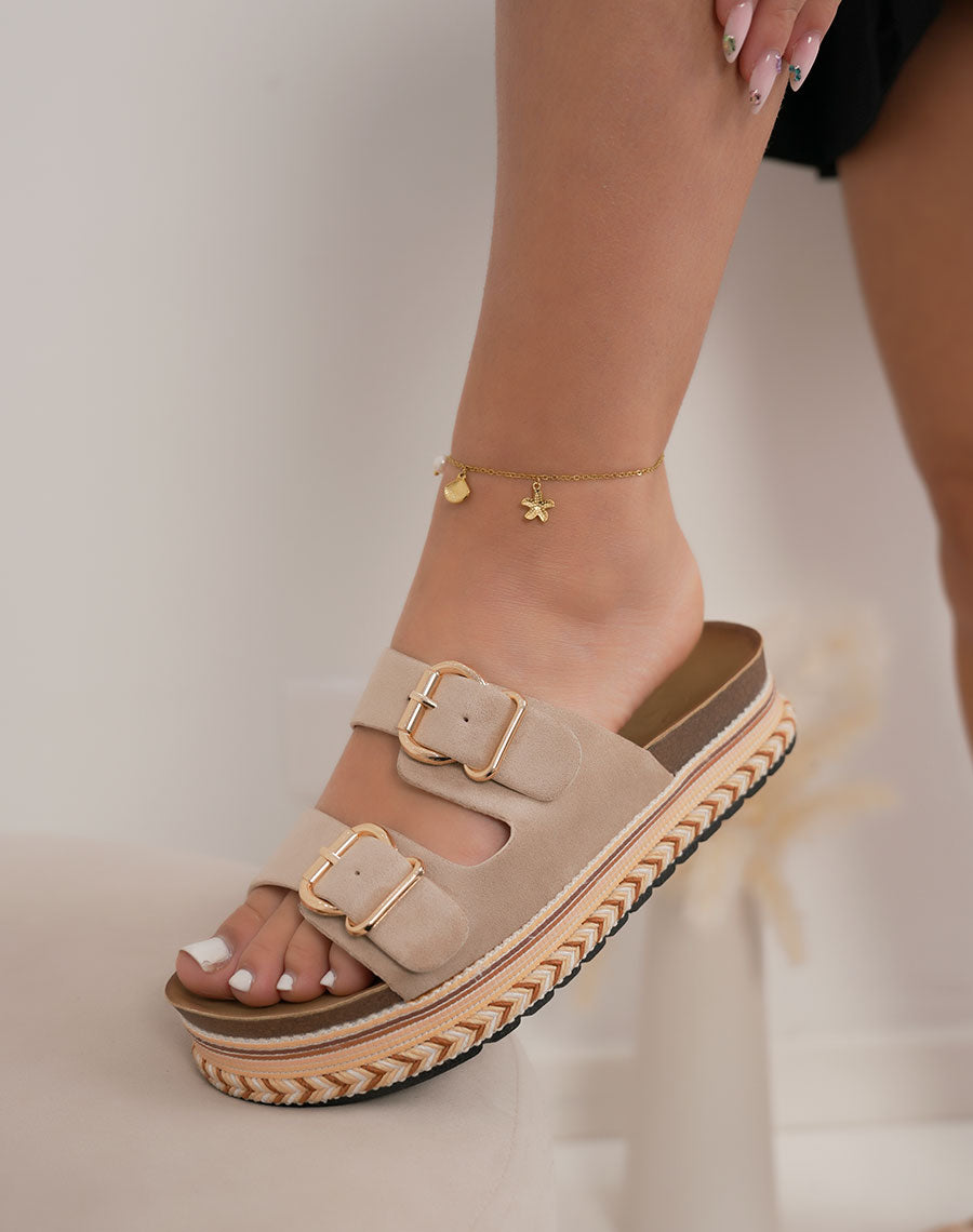 Mules femme beige élégantes en suédine avec double bride et plateforme tressée