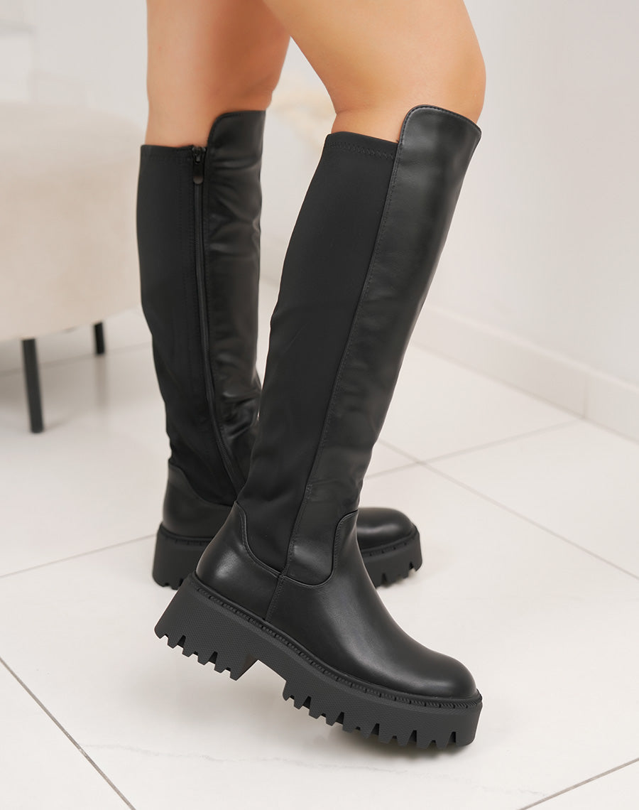 Bottes noires bi-matière à semelle épaisse crantée