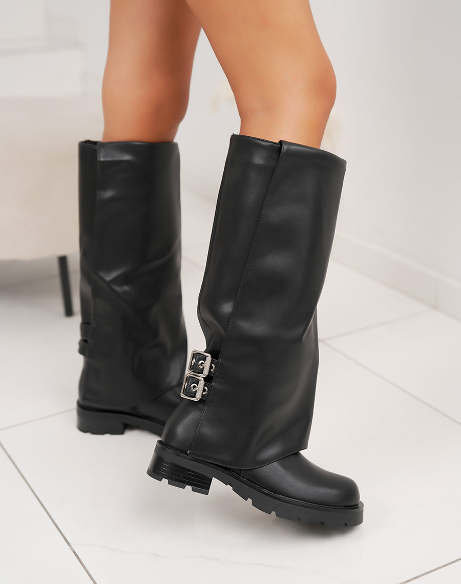 Bottes noires à revers avec boucles argentées et semelle crantée