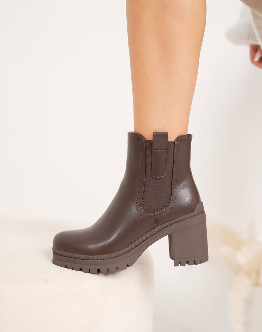 Bottines marron à talon carré fourrées