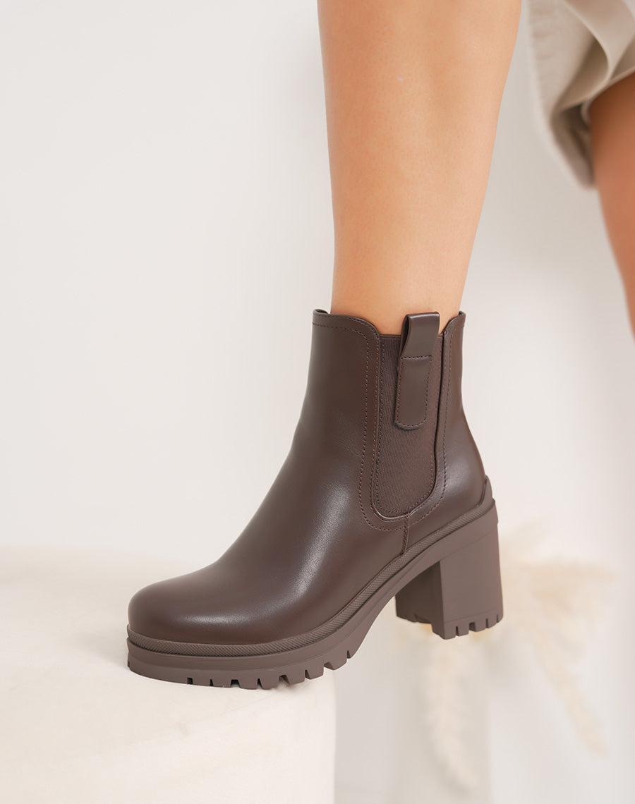Bottines marron à talon carré fourrées