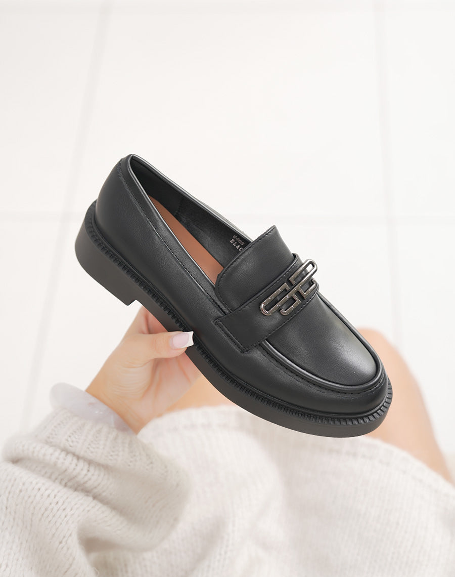 Mocassins noirs à bijou chic