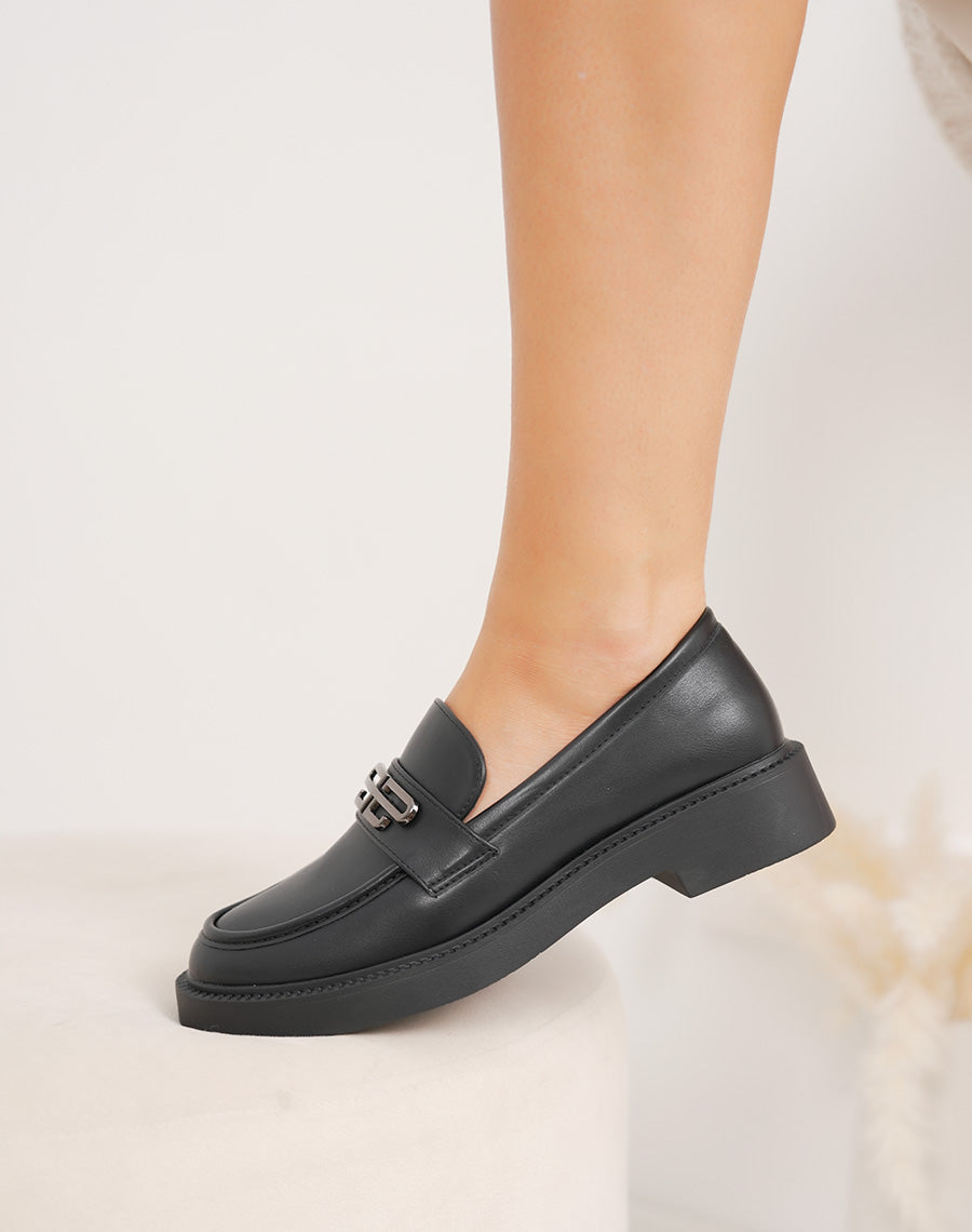 Mocassins noirs à bijou chic