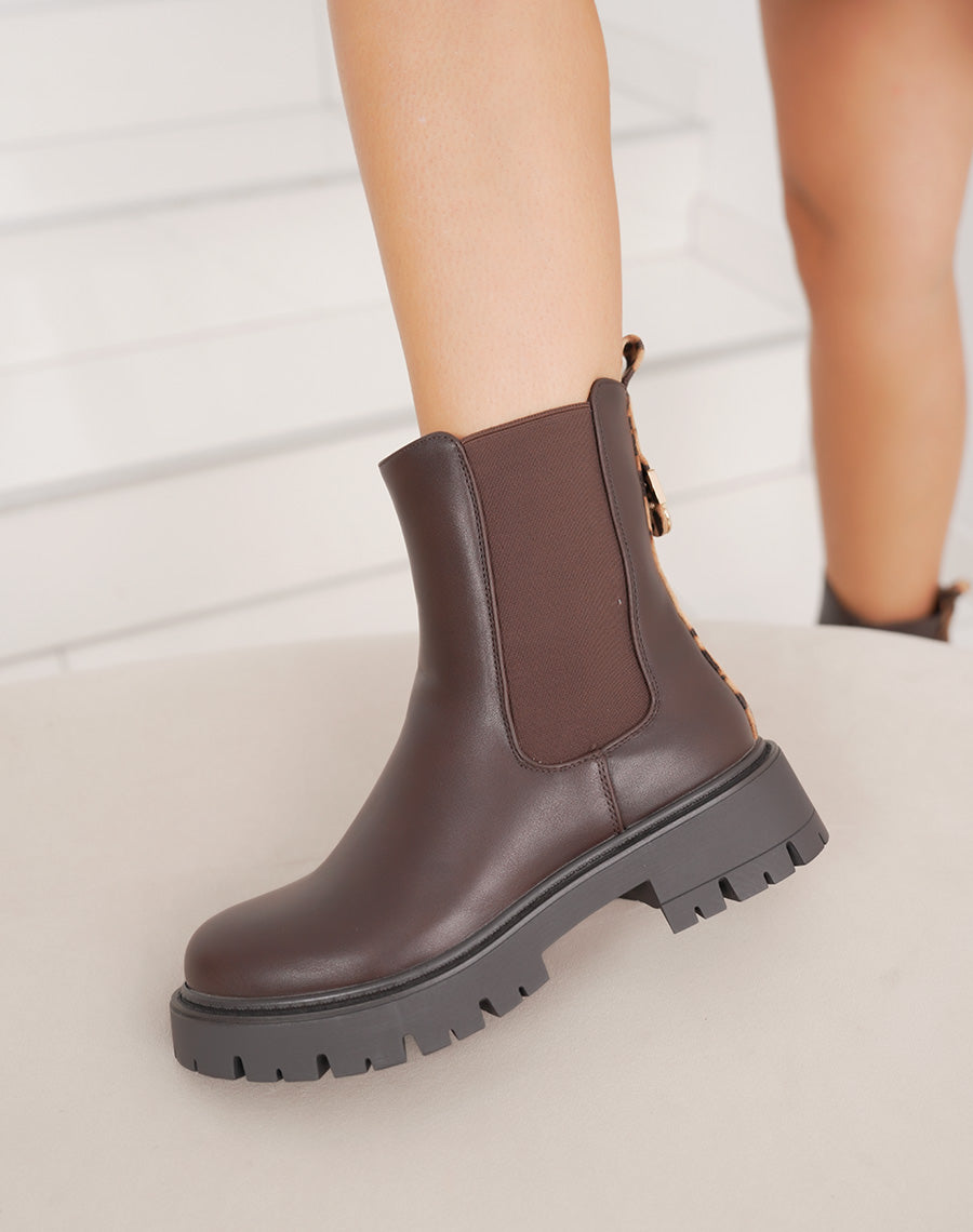 Bottines femme marron style Chelsea avec détail léopard et semelle crantée