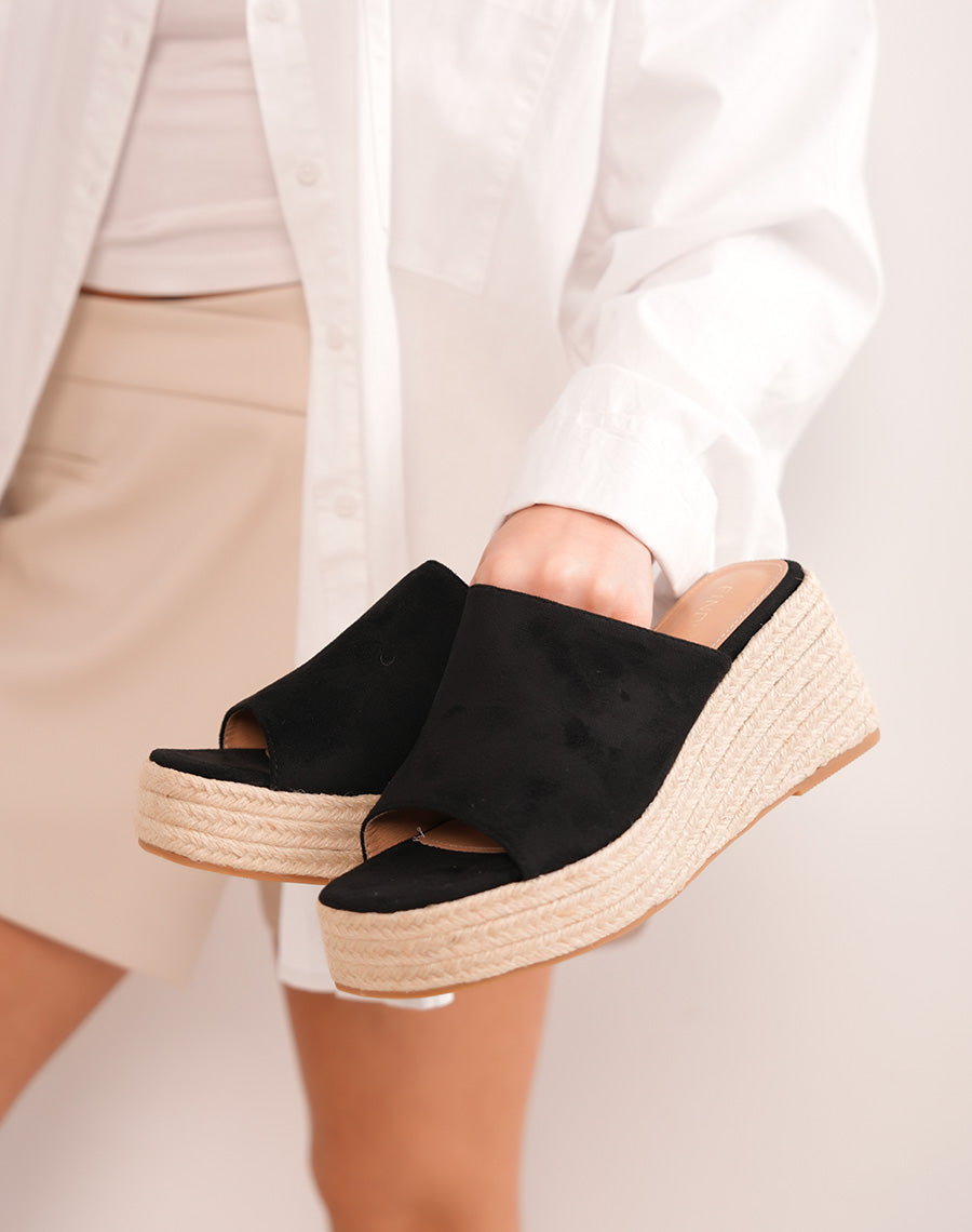 Mules FINDLAY femme en suédine noire à talon compensé brodé