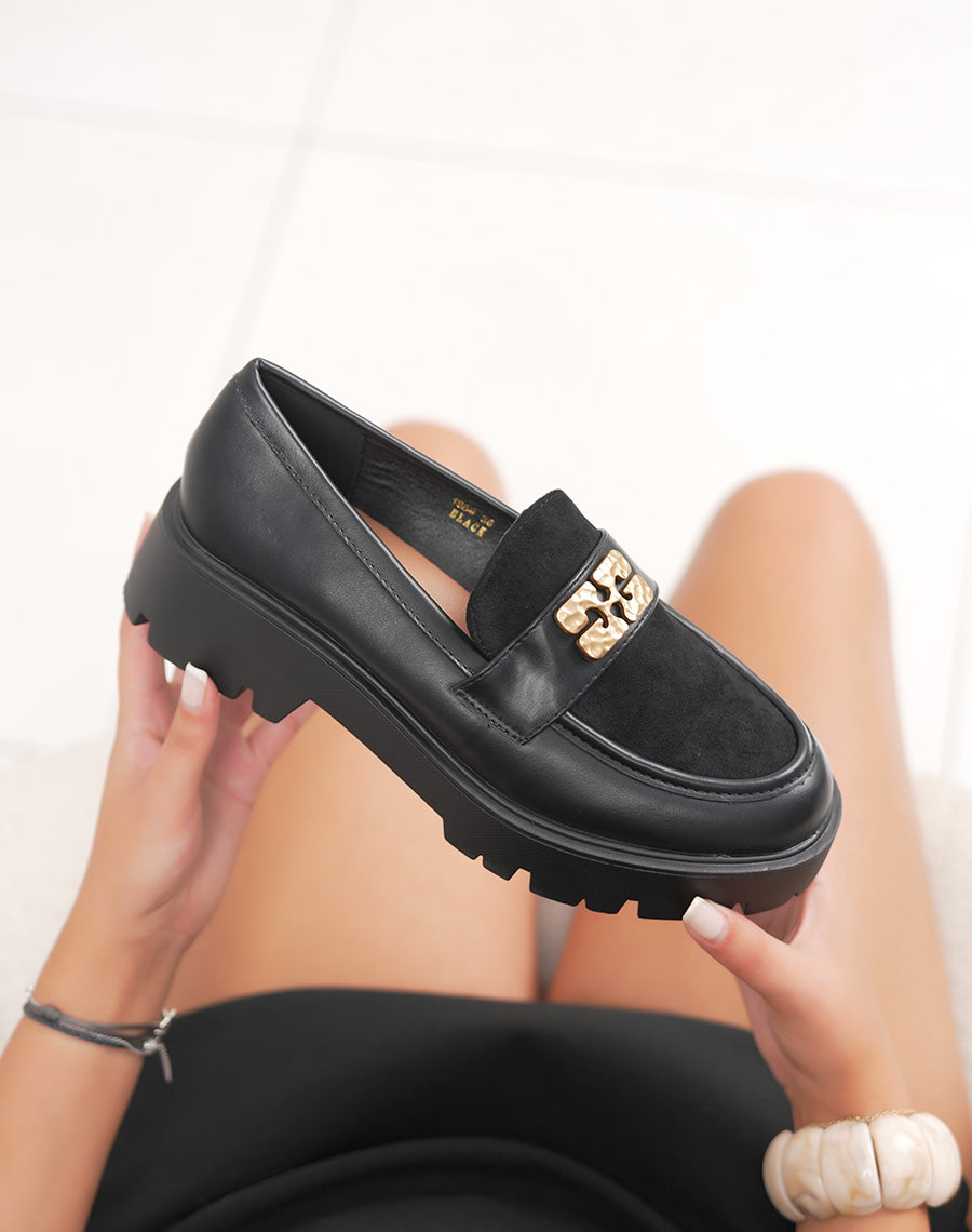 Mocassins noirs bi-matière avec bijou doré