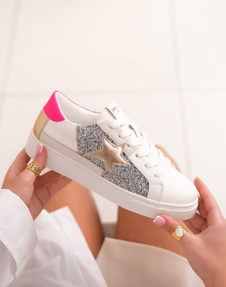 Baskets femme FINDLAY blanches avec étoile dorée et détails pailletés