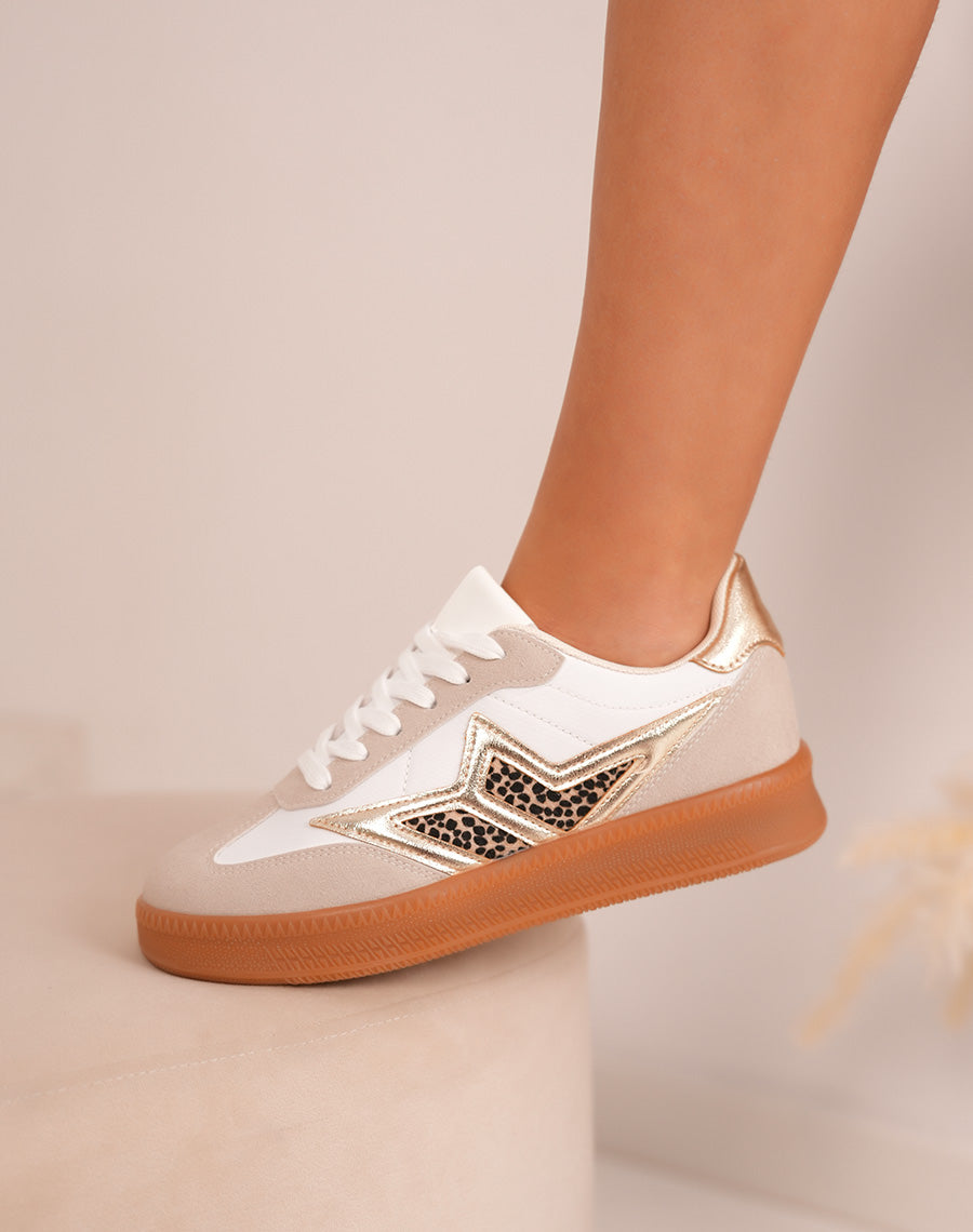 Baskets femme en suédine beige avec détails dorés et effet animal