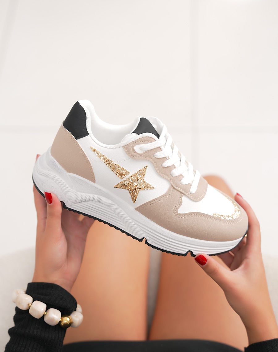 Basket femme blanche tendance avec étoile dorée pailletée et semelle effet vintage