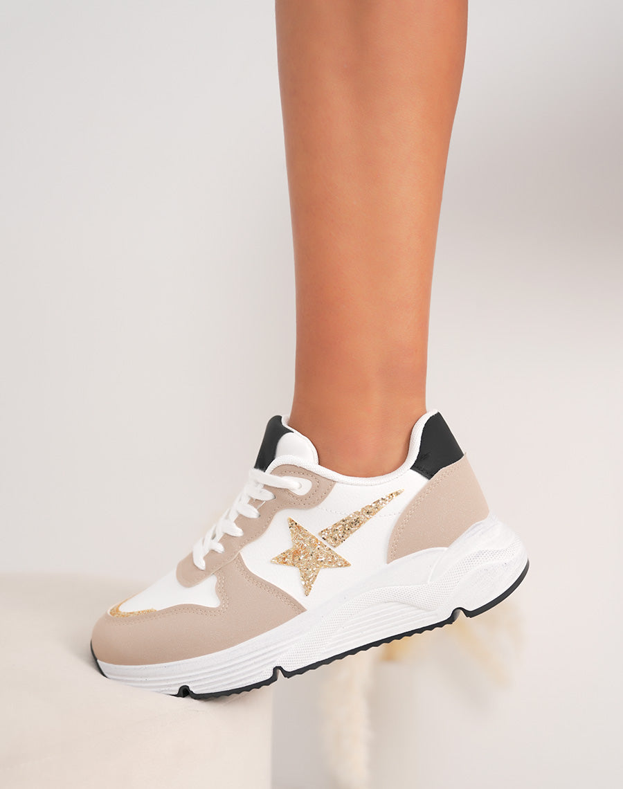 Basket femme blanche tendance avec étoile dorée pailletée et semelle effet vintage