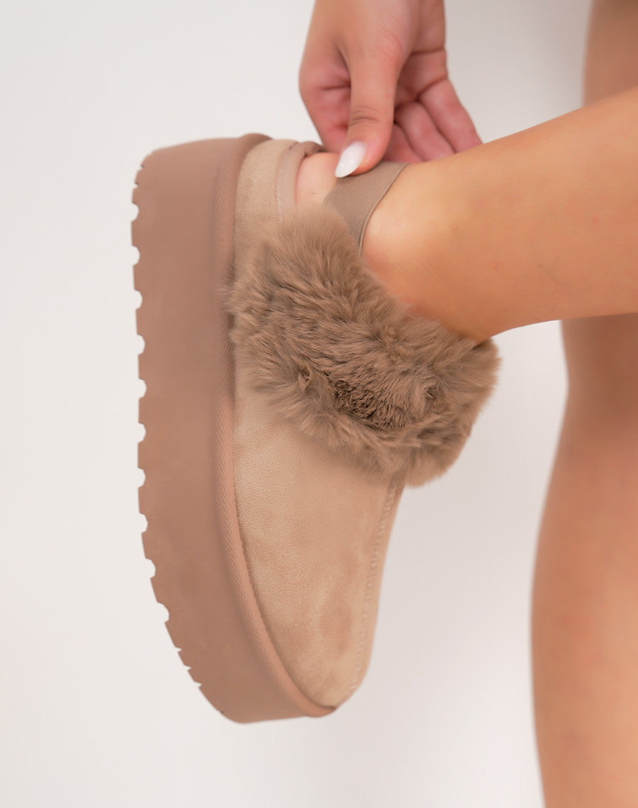 Mules femme taupe en suédine fourrées avec plateforme épaisse et élastique de maintien