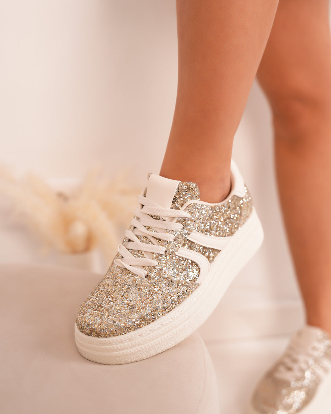 Basket dorée pailletée femme avec lacets blancs et semelle épaisse