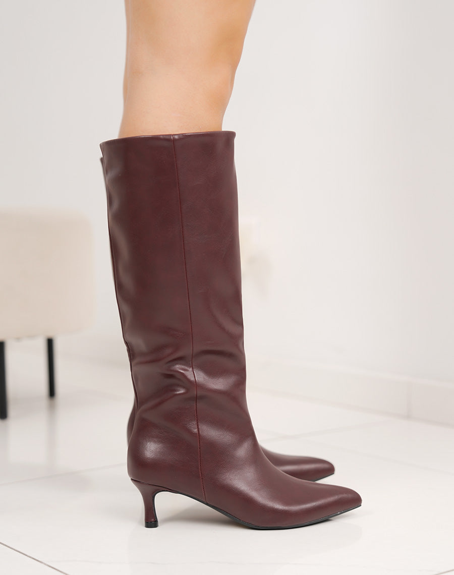Bottes femme bordeaux élégantes à petit talon aiguille et bout pointu