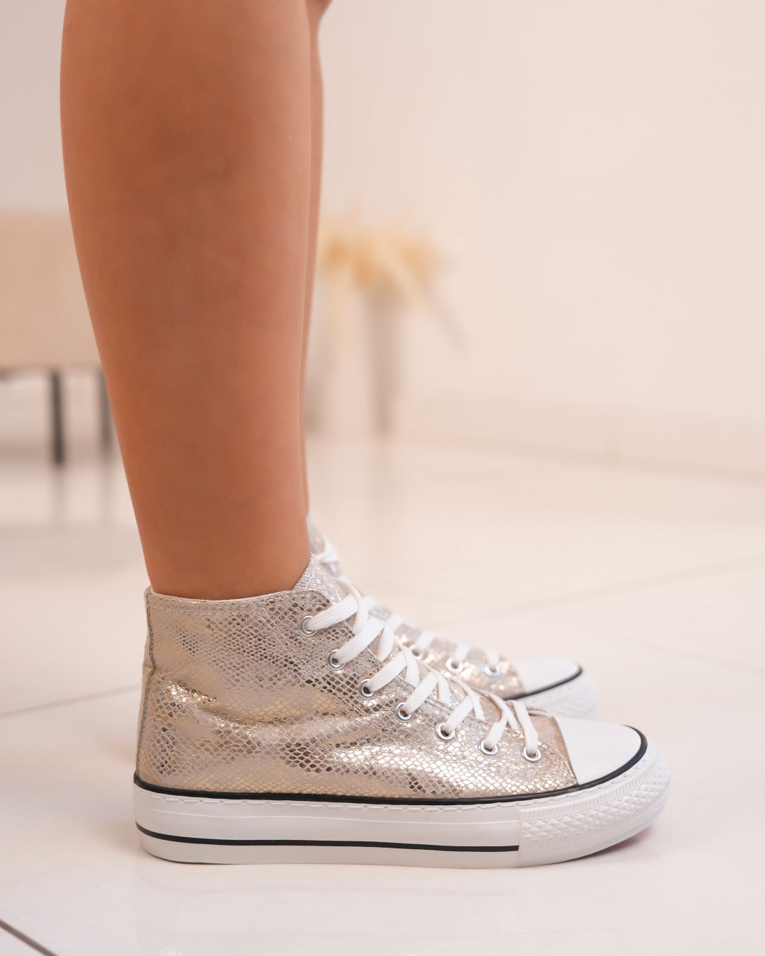 Basket montante gold femme avec toile texturée et semelle plate
