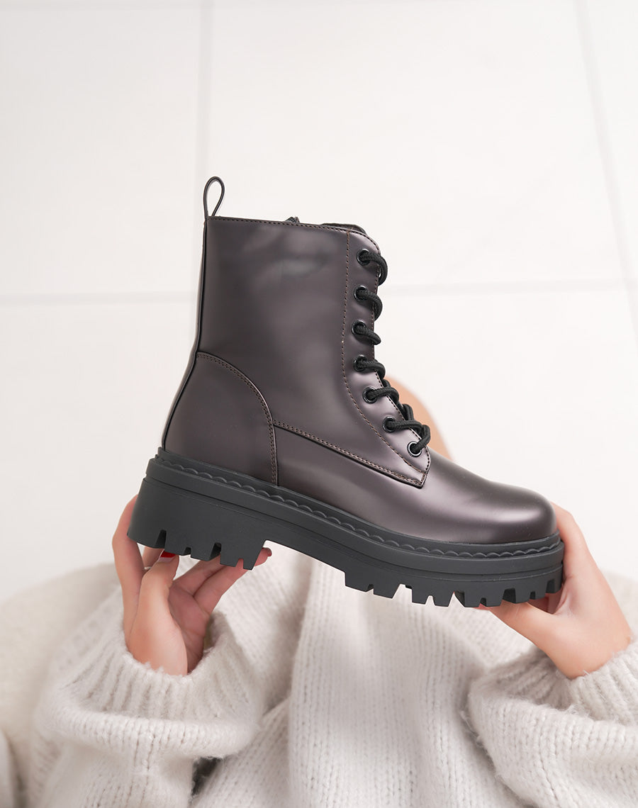 Bottines femme marron métallisé tendance à lacets et semelle crantée
