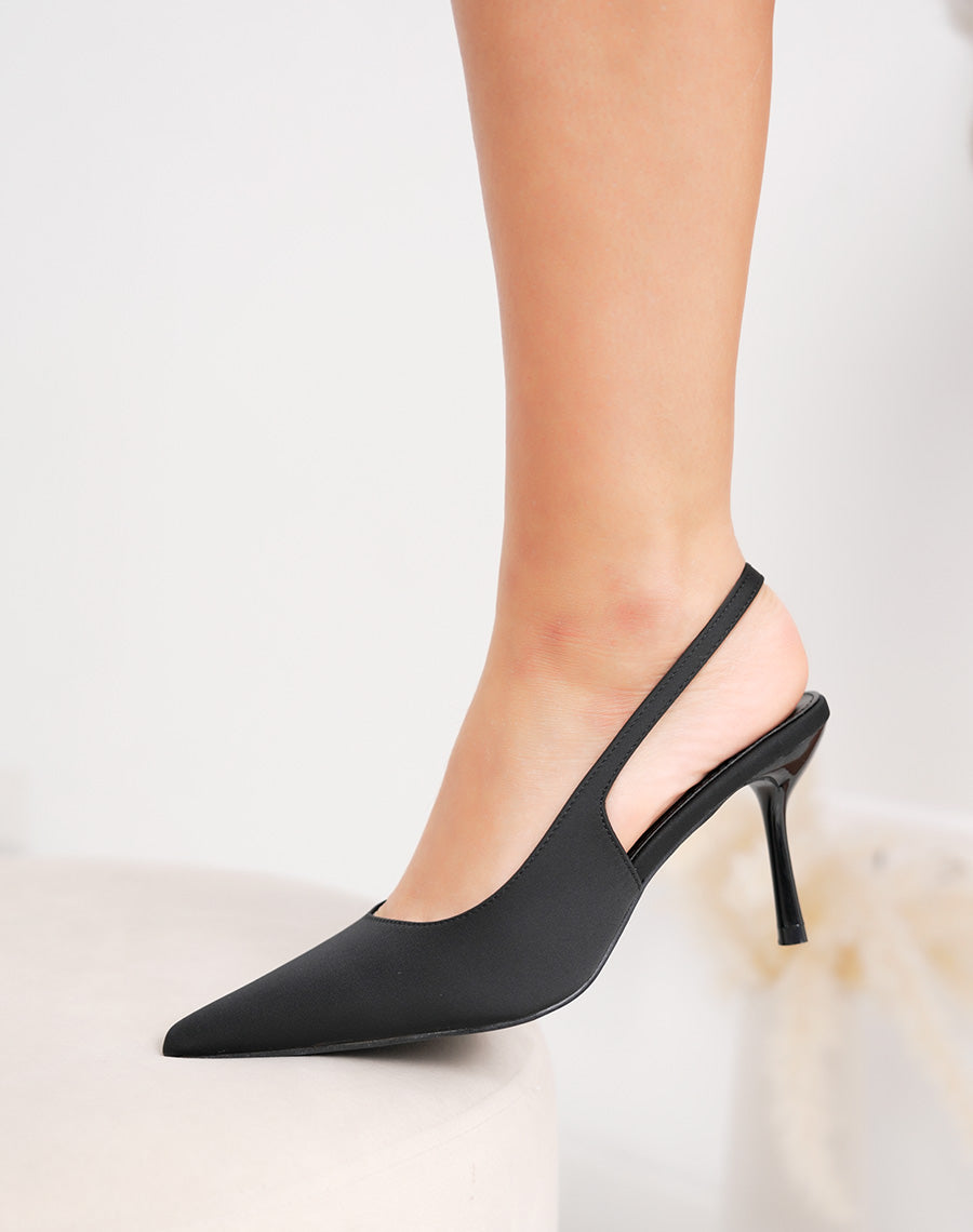 Escarpins femme noirs mat élégants à bout pointu et talon aiguille 9 cm