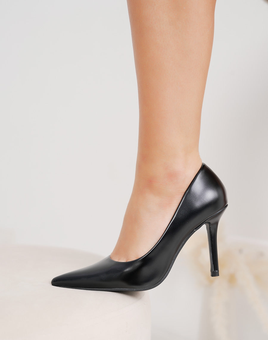 Escarpins femme noirs vernis élégants à bout pointu et talon aiguille
