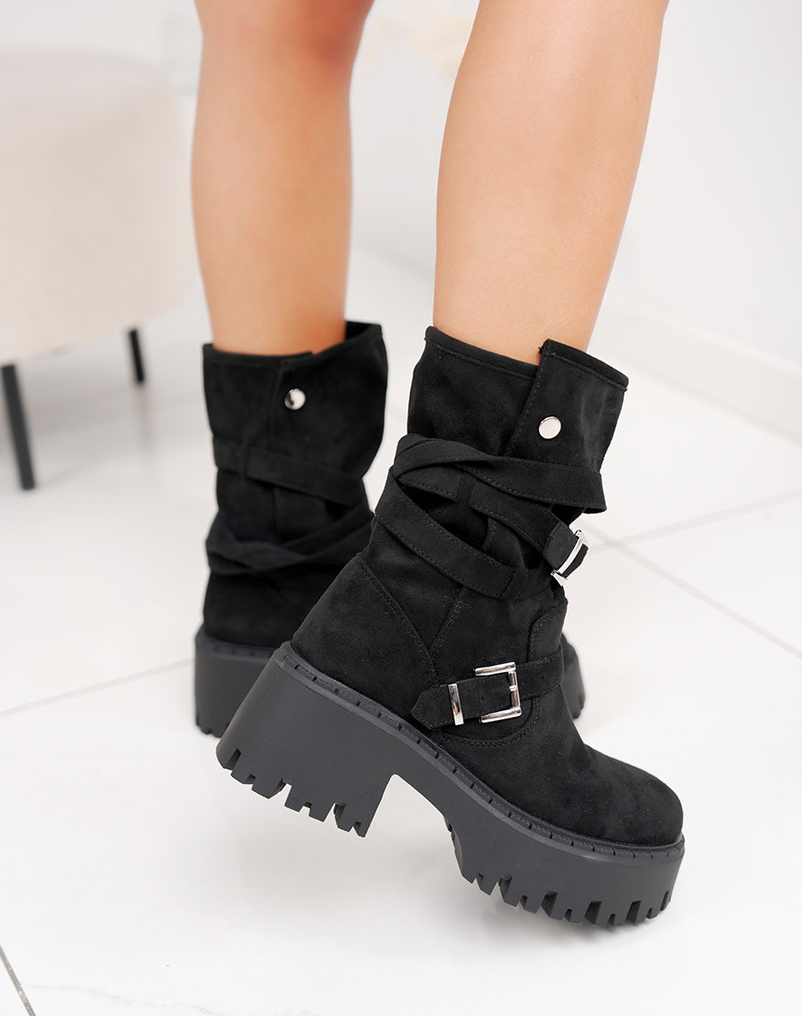 Bottines noires en suédine à sangles et semelle crantée style rock