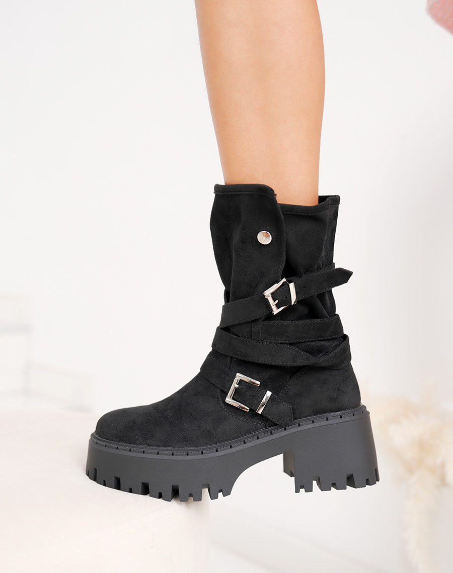 Bottines noires en suédine à sangles et semelle crantée style rock