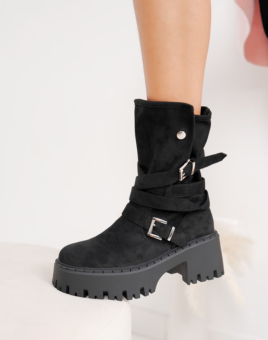 Bottines noires en suédine à sangles et semelle crantée style rock