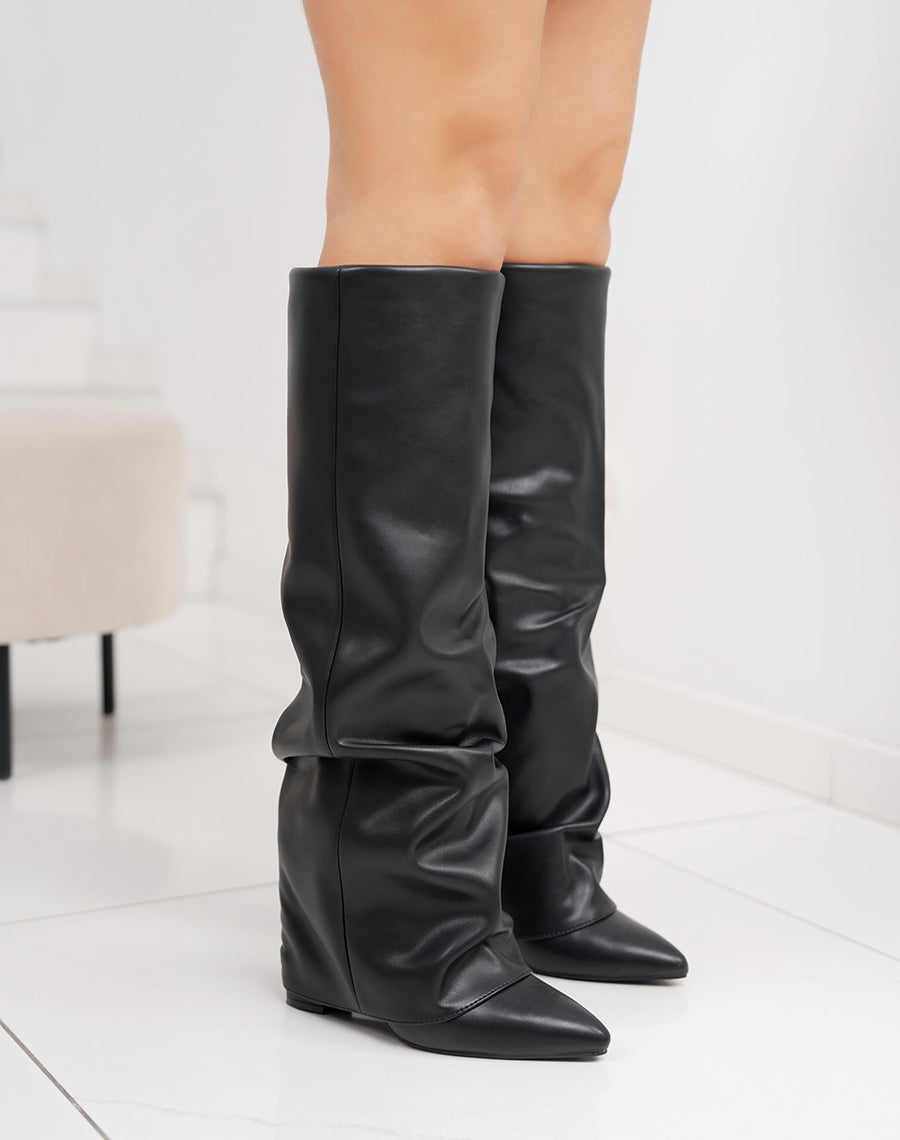 Bottes femme noires à effet plissé bout pointu et talon haut intérieur fourré