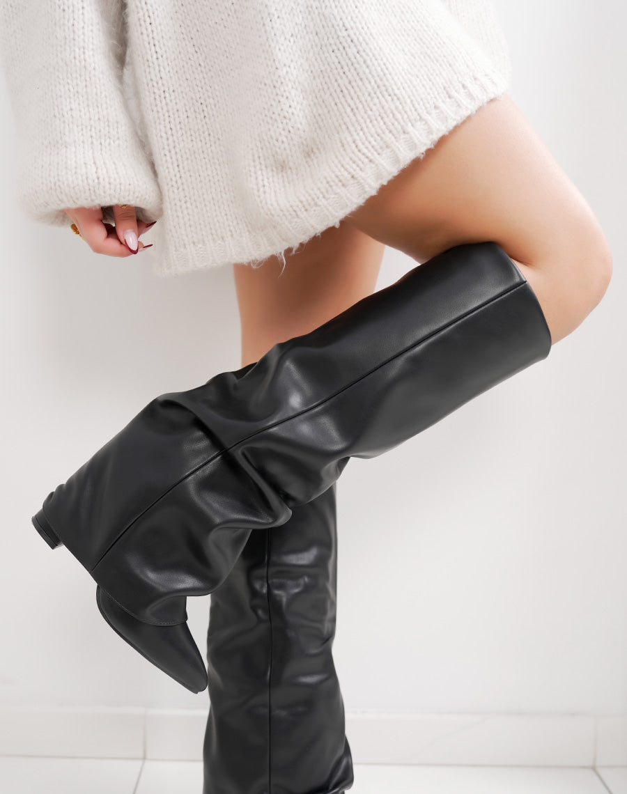 Bottes femme noires à effet plissé bout pointu et talon haut intérieur fourré