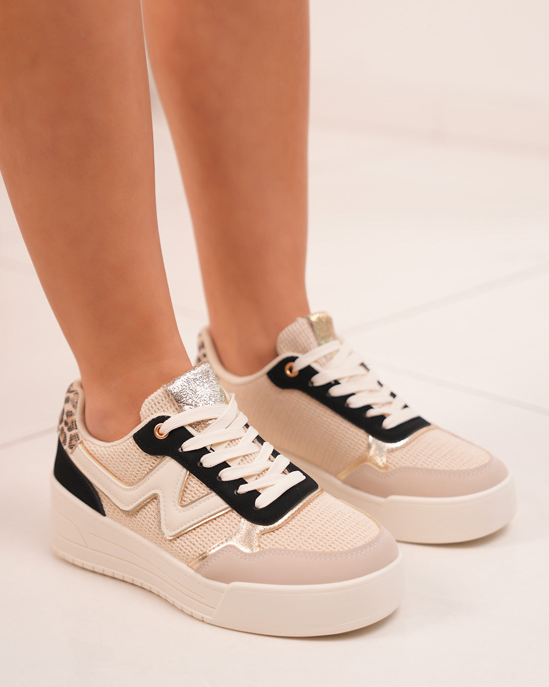 Basket Femme Beige Tissée avec Détails Dorés et Léopard