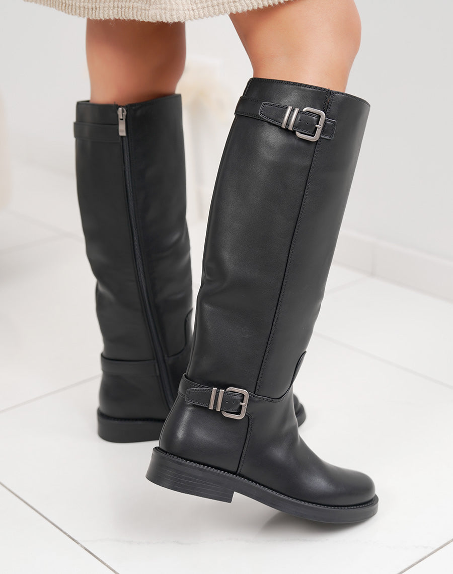 Bottes cavalières noires à sangles décoratives et talon plat