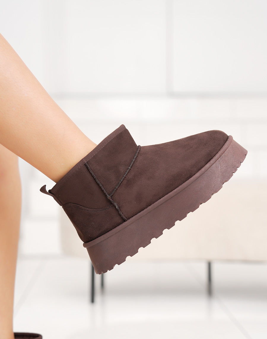 Bottines basses en suédine marron à plateforme fourrées