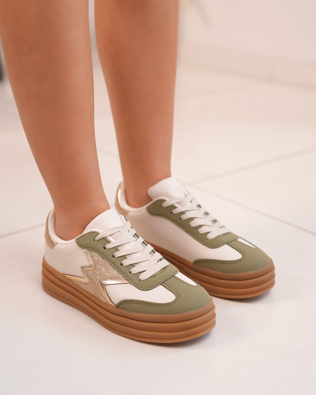 Basket femme beige avec empiècements kaki et doré pailleté