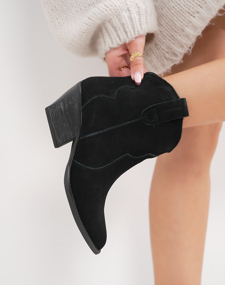 Bottines femme en cuir noir style santiag avec talon biseauté et intérieur fourré