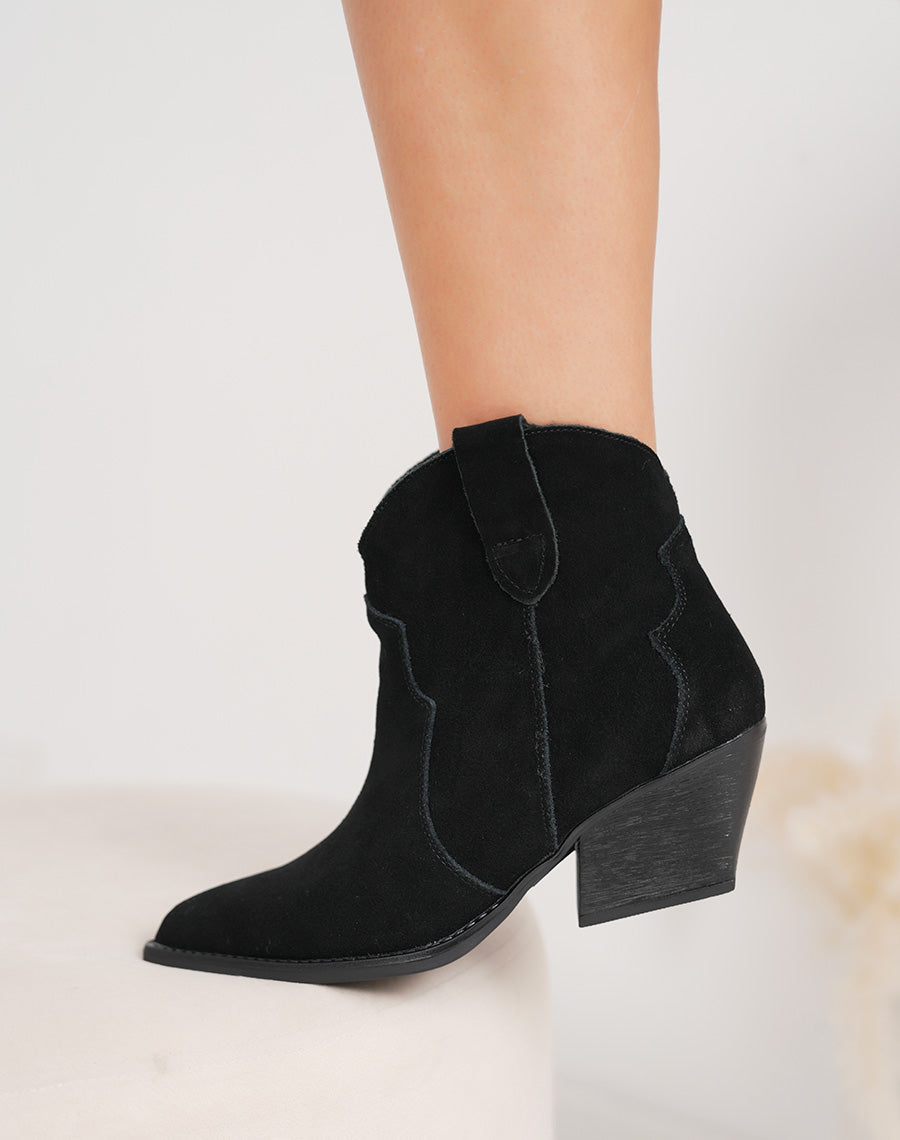 Bottines femme en cuir noir style santiag avec talon biseauté et intérieur fourré