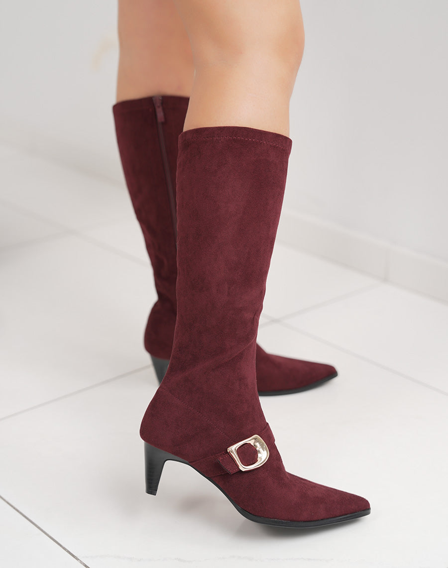 Bottes femme bordeaux en suédine, élégantes à petit talon et boucle dorée tendance