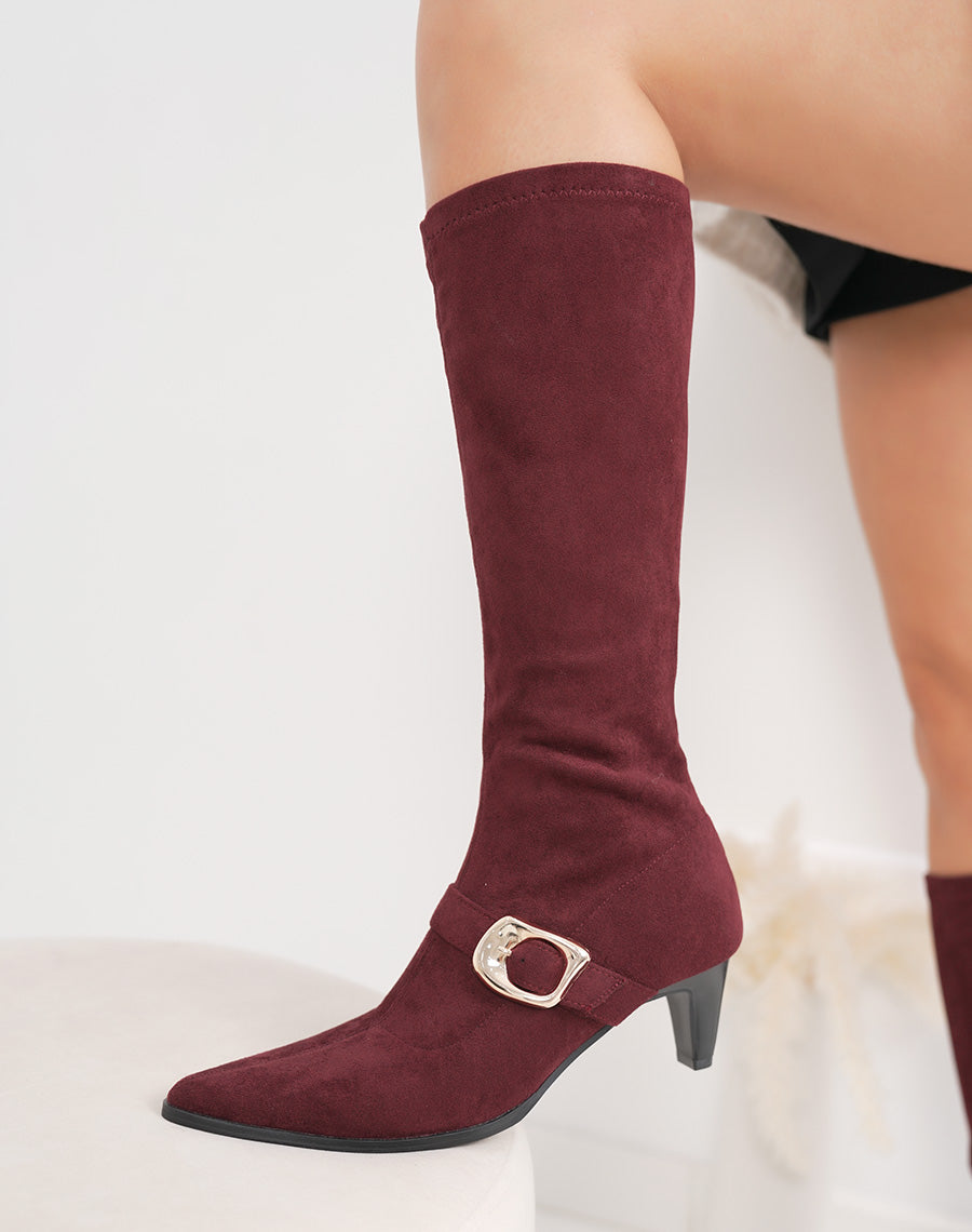 Bottes femme bordeaux en suédine, élégantes à petit talon et boucle dorée tendance