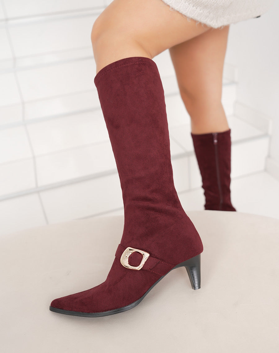 Bottes femme bordeaux en suédine, élégantes à petit talon et boucle dorée tendance