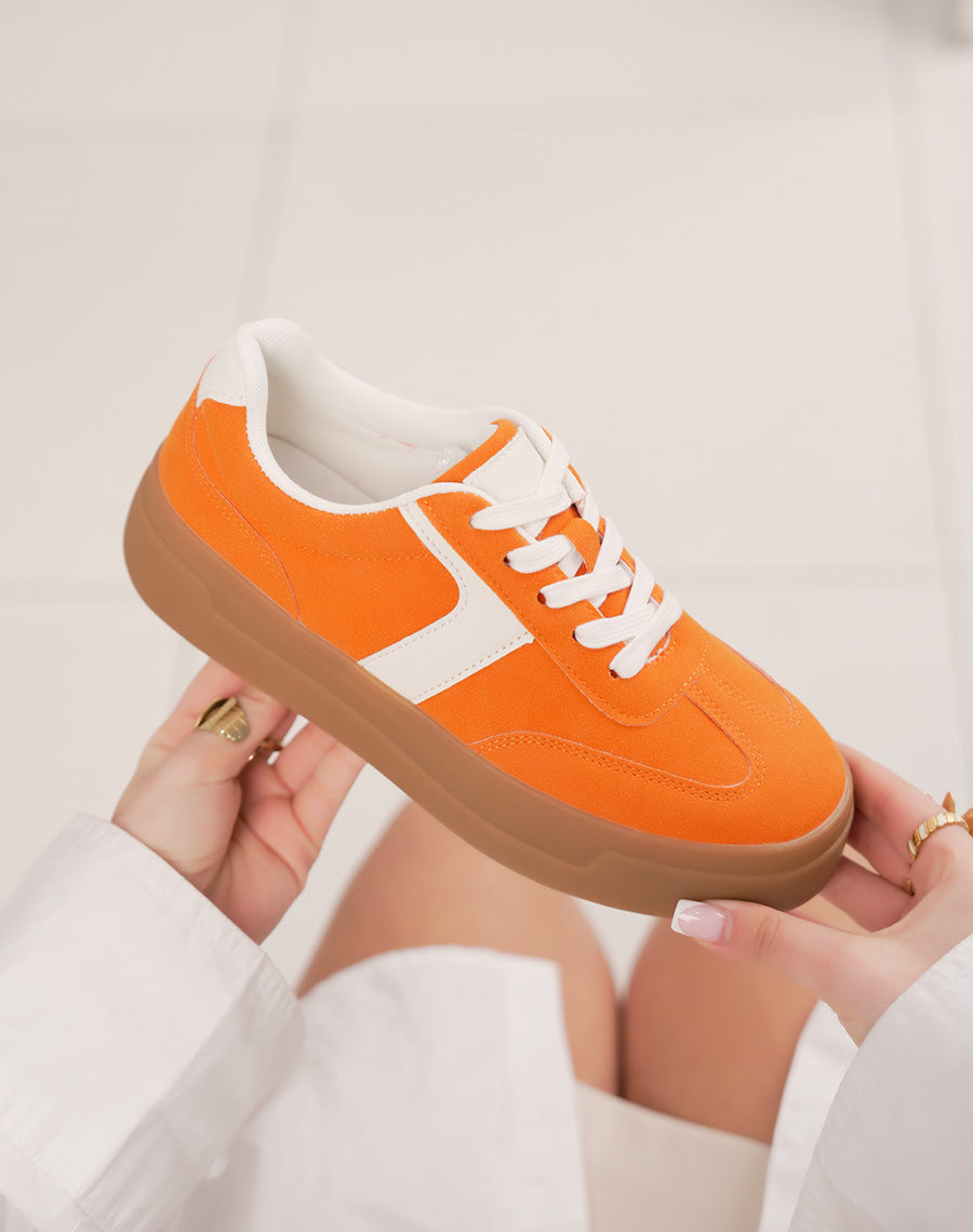 Basket femme orange en peau de pêche à triple plate-forme marron et détails blancs