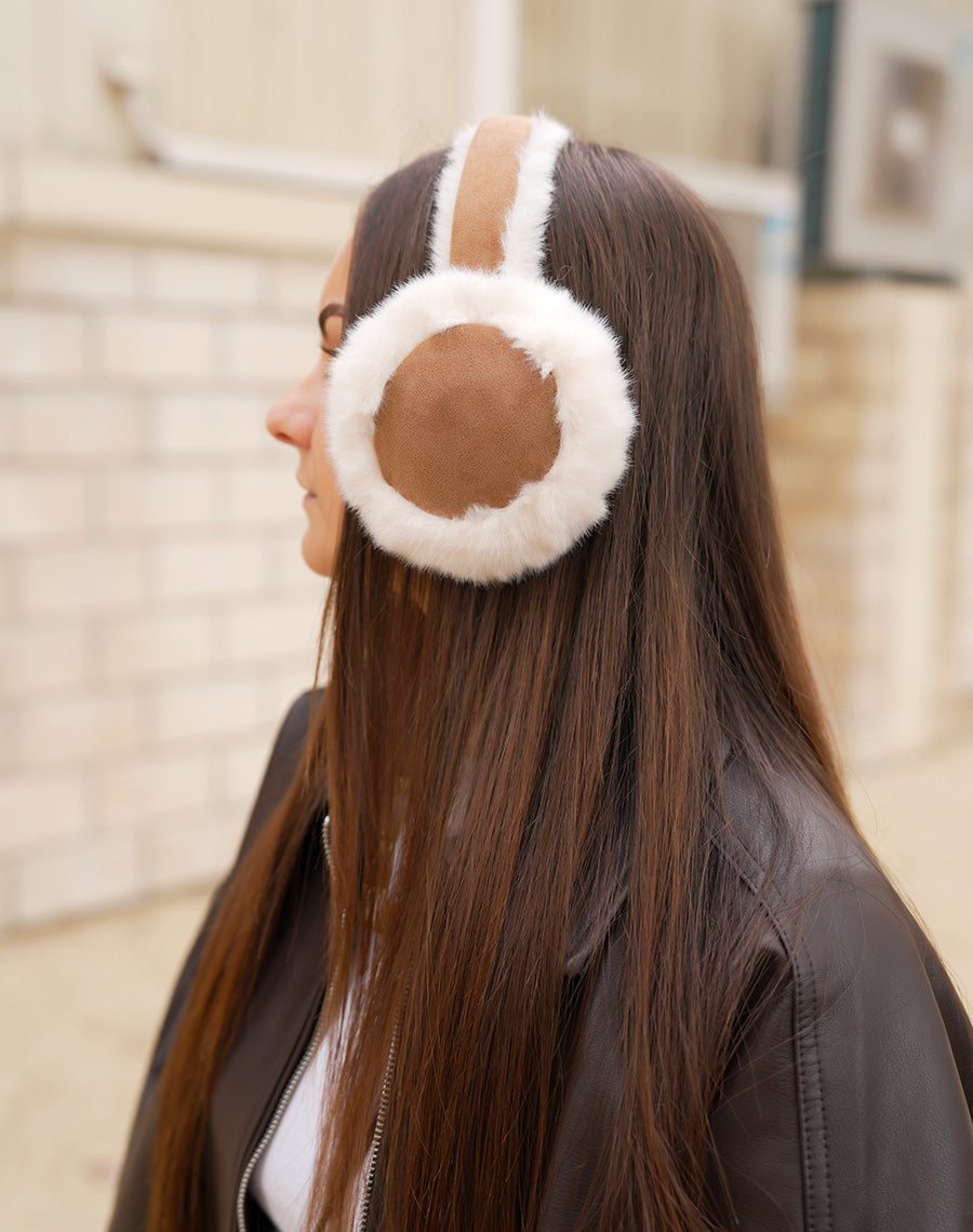 Cache-oreilles Monywa