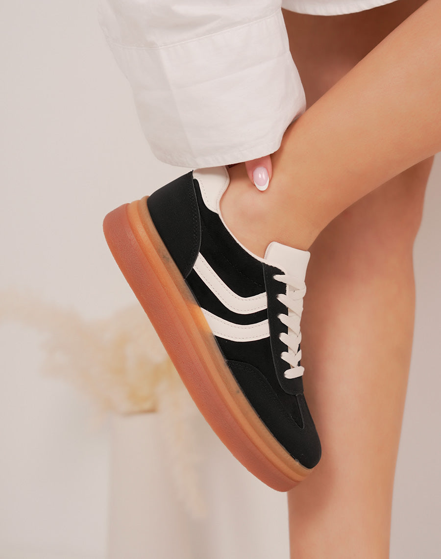 Baskets femme noires en suédine à plateforme écrue tendance et semelle marron